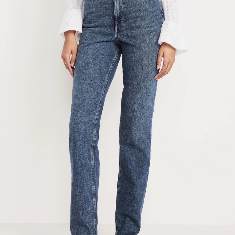 Old Navy Women's Straight-Leg Jeans in Medium Blue